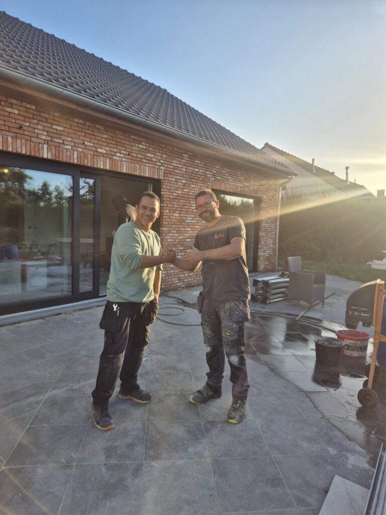 Installatie van zonnepanelen en thuisbatterij in Ingelmunster